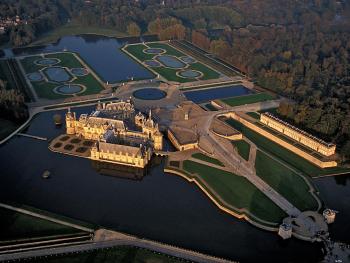 Chateau-chantilly-2.jpg